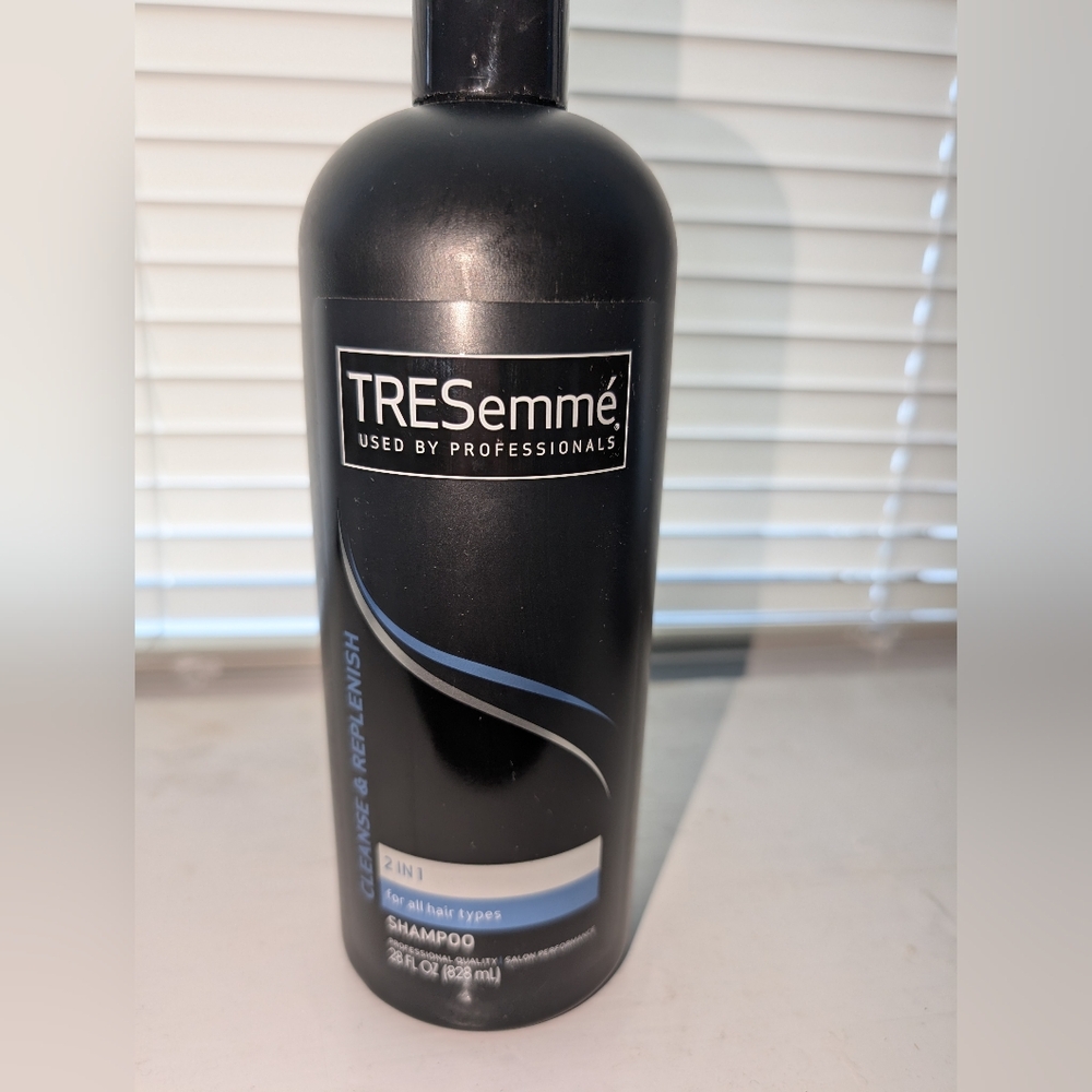 TRESemmé Cleanse & Replenish 28oz Shampoo